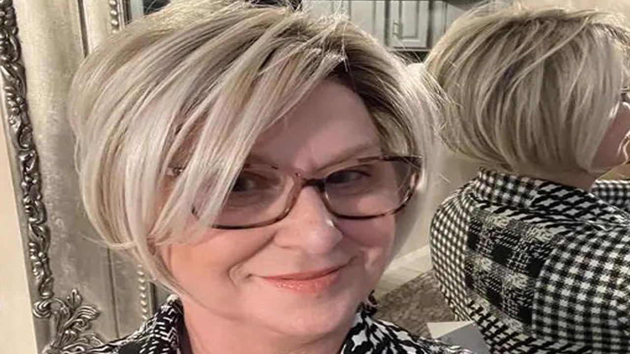 What Advantages Do Rootes Wigs Offer?